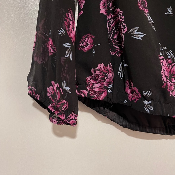 NWOT Purple Floral Long Sleeve Top - Picture 5 of 8